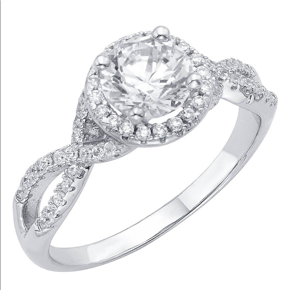 Engagement ring - Picture 2 of 3